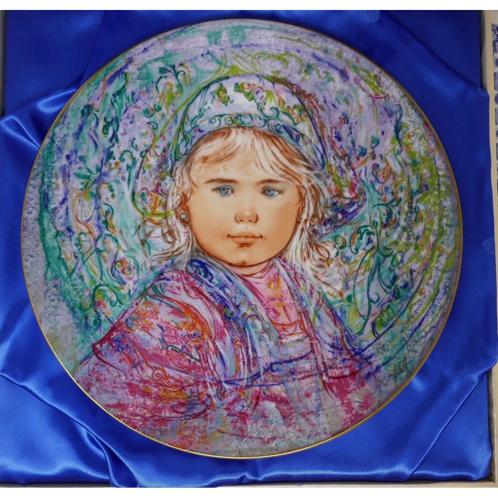 Edna Hibel Nobility of Children La Contessa Isabella Porcelain Collectible Plate